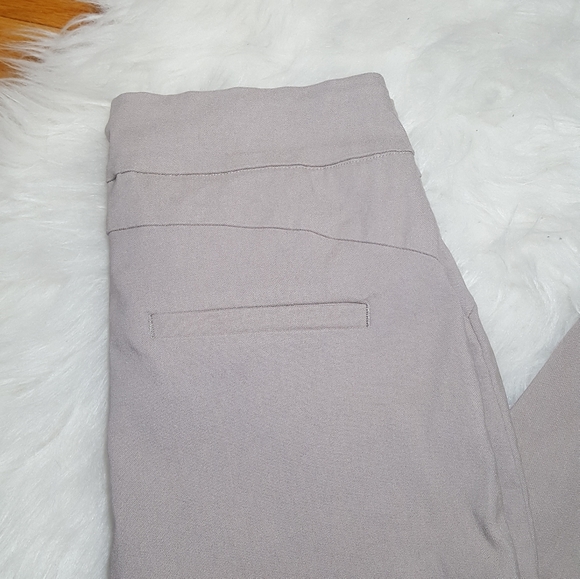 RW&Co Modern Stretch Cropped Legging - Picture 4 of 10